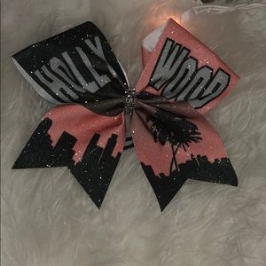 Cheer bow